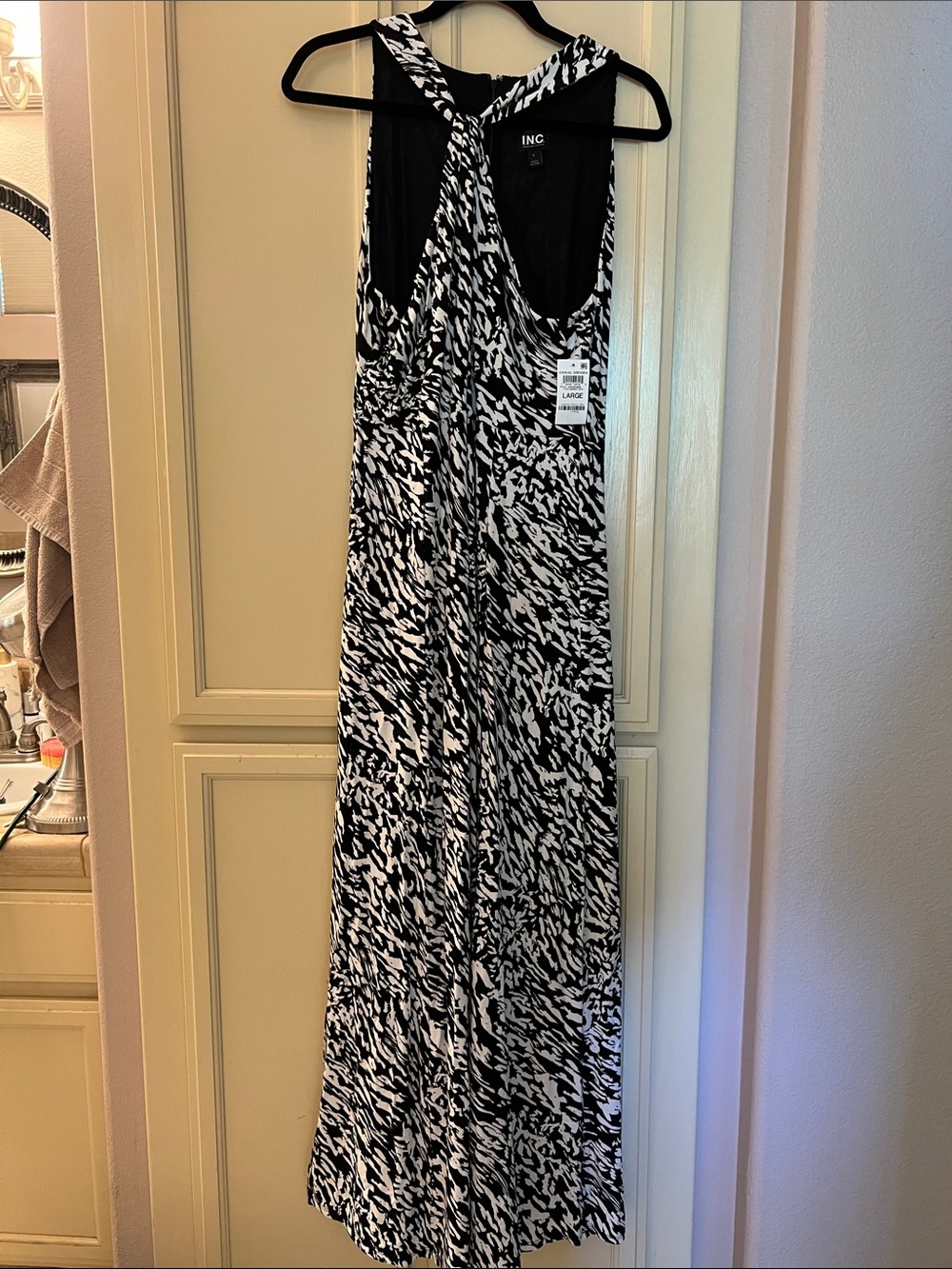 INC International Concepts Black and White Printed Dress. Front twist halter.